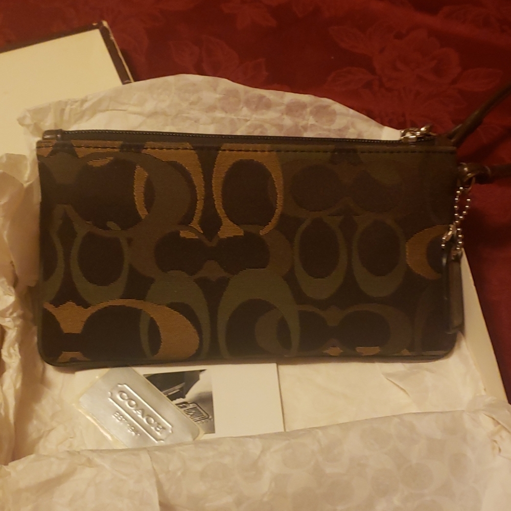 Wristlet